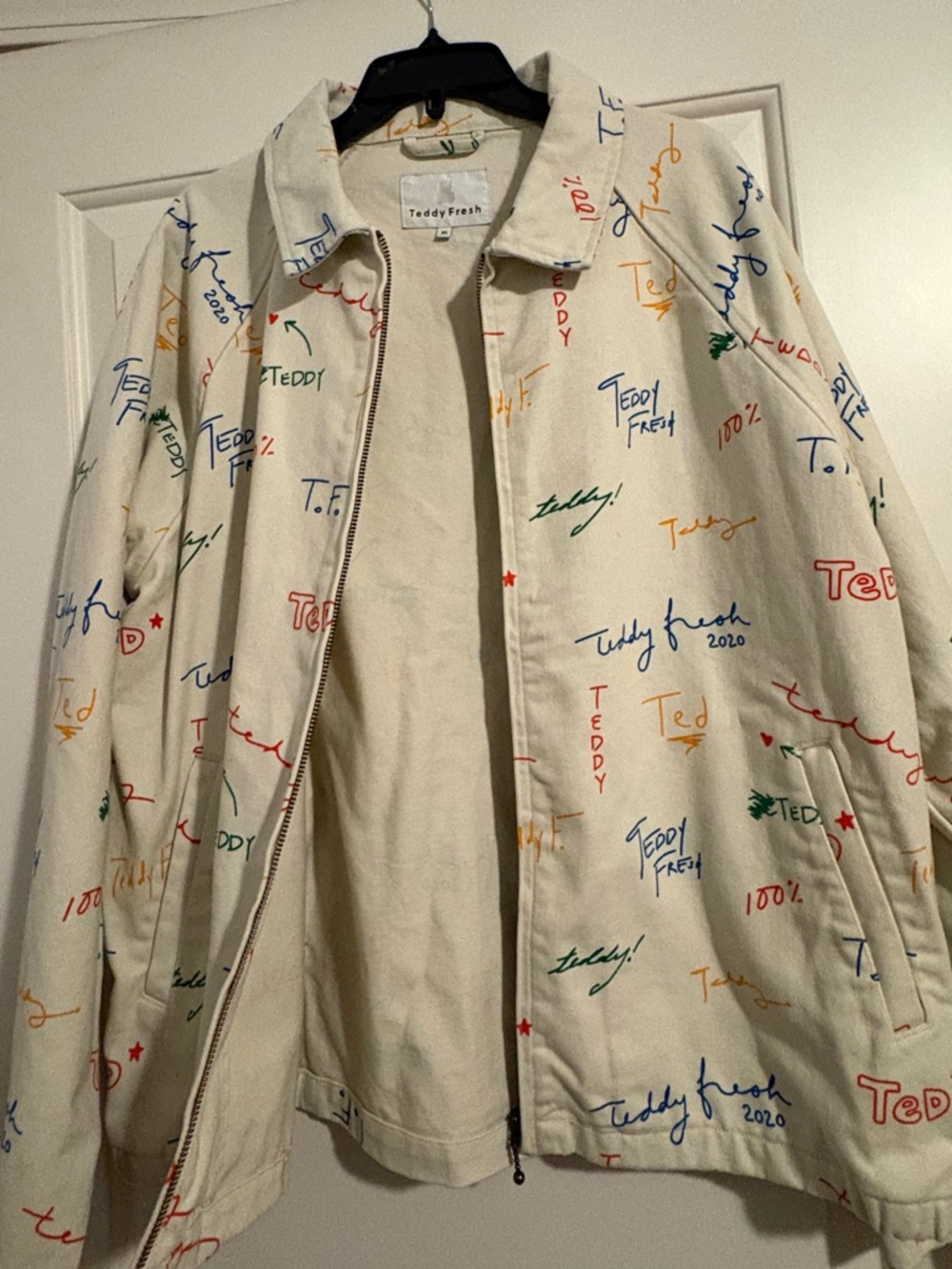Teddy Fresh Script Jacket - Cream with Multicolor Signatures XL- NEW/NEVER WORN - Picture 4 of 10